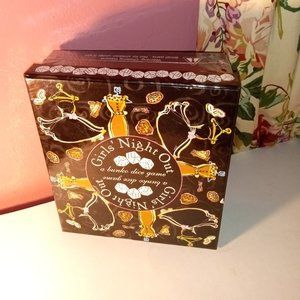 BOARD GAME GIRLS' NIGHT OUT DICE GAME OF FUN AND EXCITEMENT  4 TO 12 PLAYERS